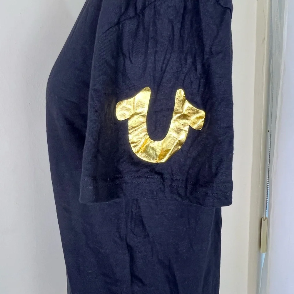 NEW True Religion Black  / Gold Foil Logo T-Shirt - SZ M - Picture 3 of 7